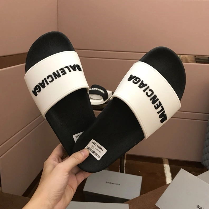 Versatile Bxlxnciaga Slippers 109458
