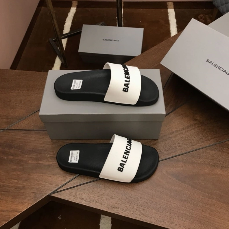 Versatile Bxlxnciaga Slippers 109458