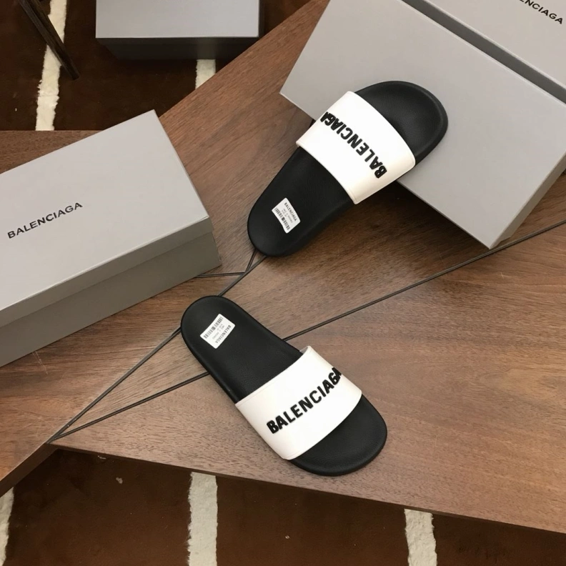 Versatile Bxlxnciaga Slippers 109458