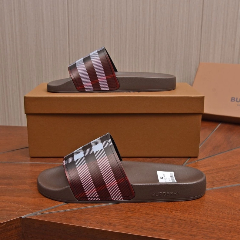 Functional Bxrbxrry Slippers 115023