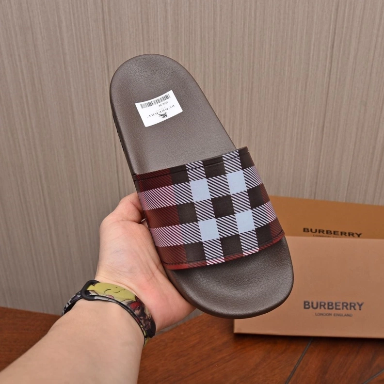 Functional Bxrbxrry Slippers 115023