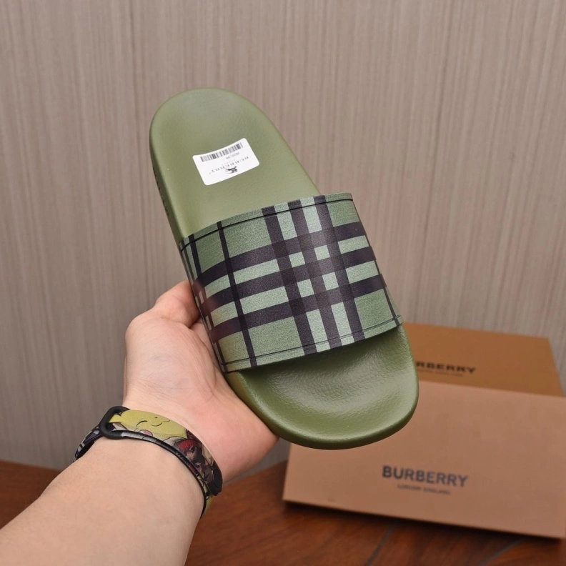 Resilient Bxrbxrry Slippers 115018