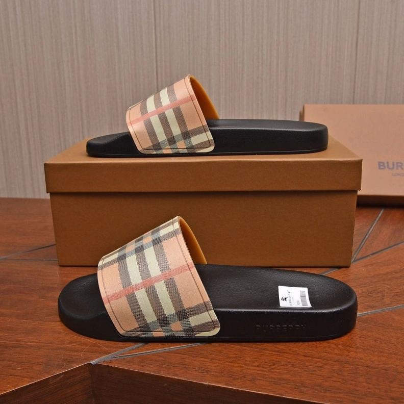 Bright Bxrbxrry Slippers 115009