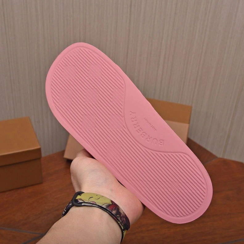 Practical Bxrbxrry Slippers 115013