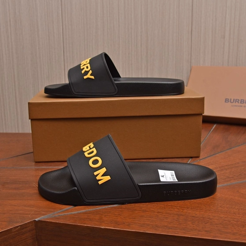 Unique Bxrbxrry Slippers 115011