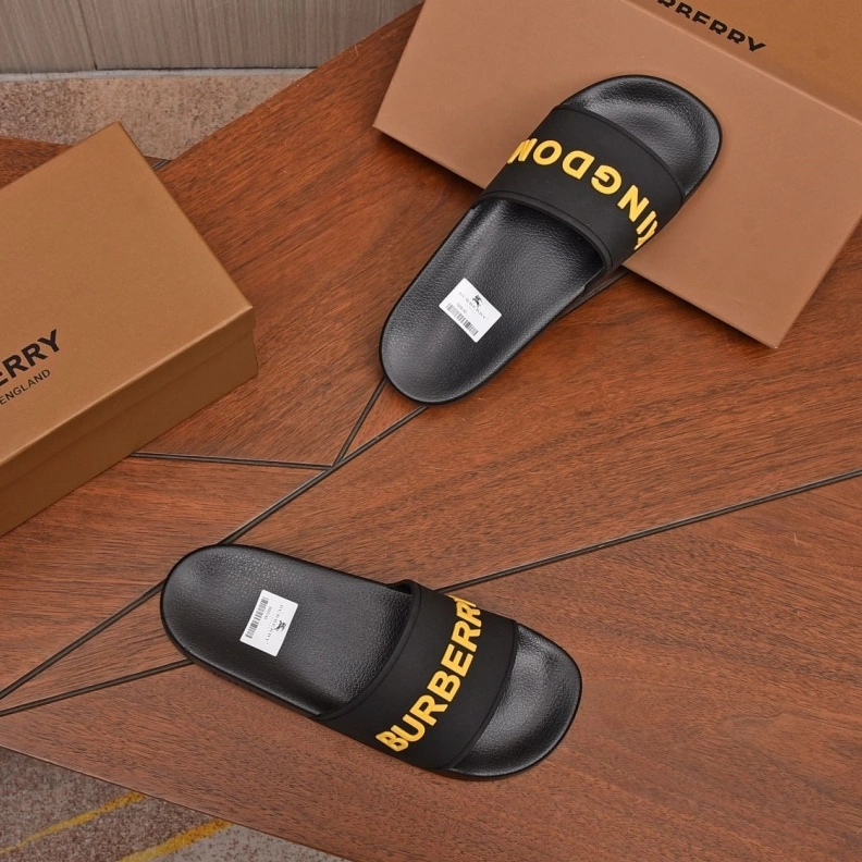 Unique Bxrbxrry Slippers 115011
