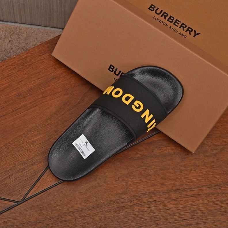 Unique Bxrbxrry Slippers 115011