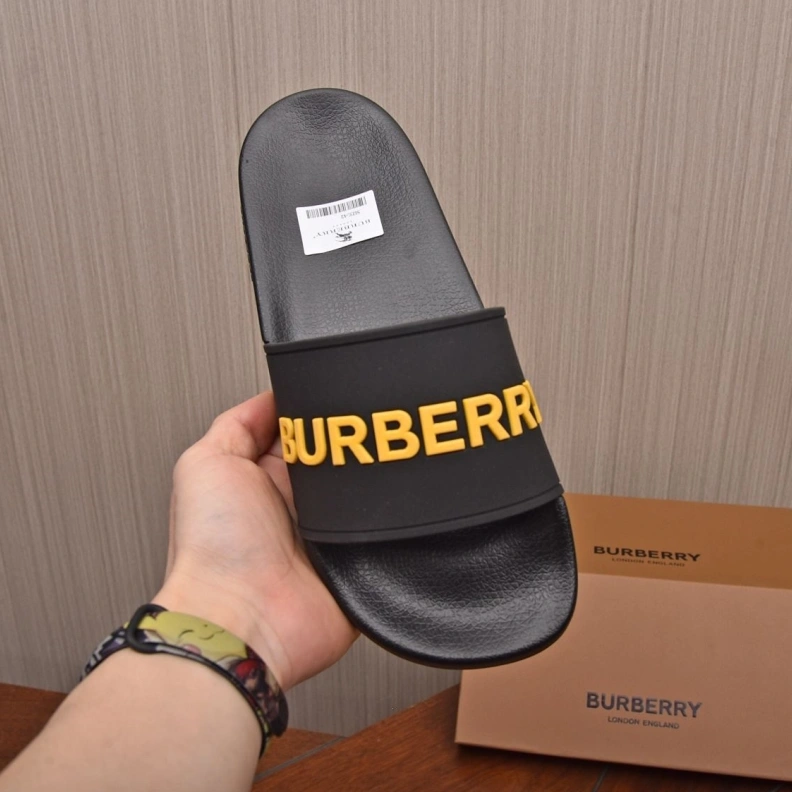 Unique Bxrbxrry Slippers 115011