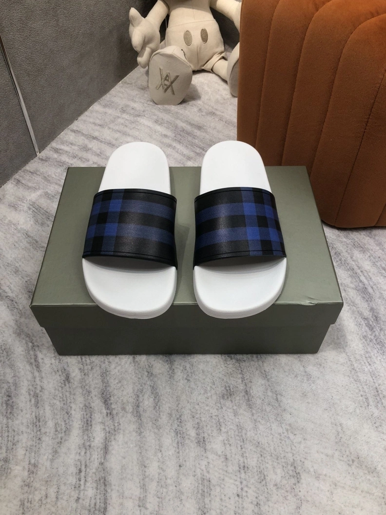 Lightweight Bxrbxrry Slippers 114999