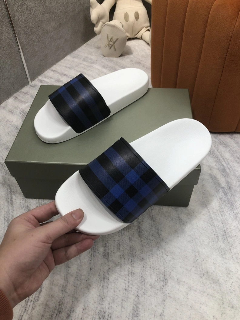 Lightweight Bxrbxrry Slippers 114999