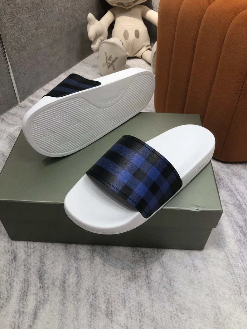 Lightweight Bxrbxrry Slippers 114999