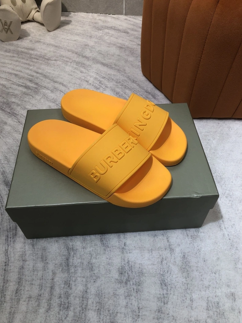 Compact Bxrbxrry Slippers 114994