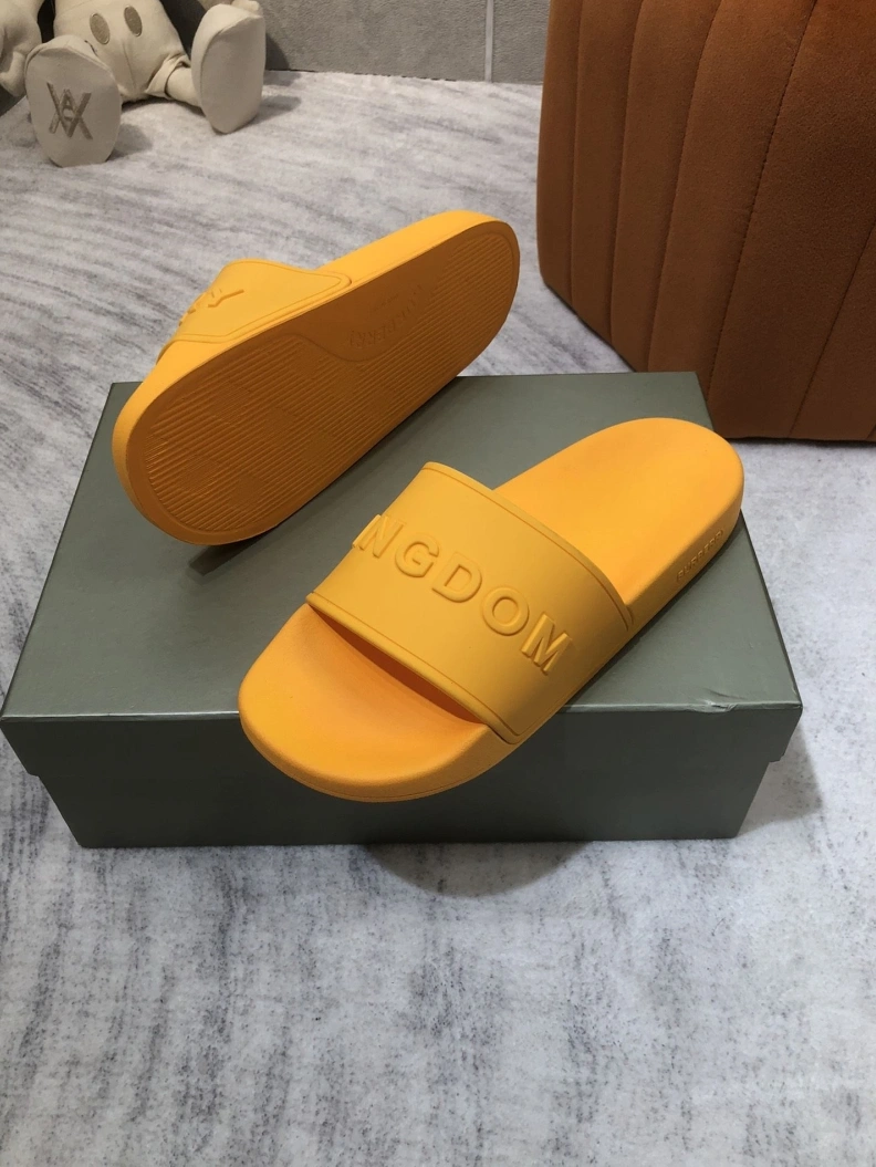 Compact Bxrbxrry Slippers 114994