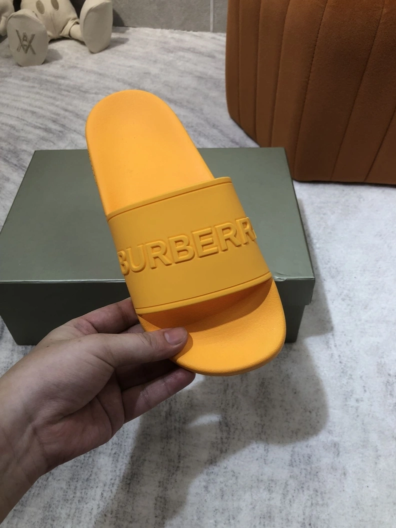 Compact Bxrbxrry Slippers 114994