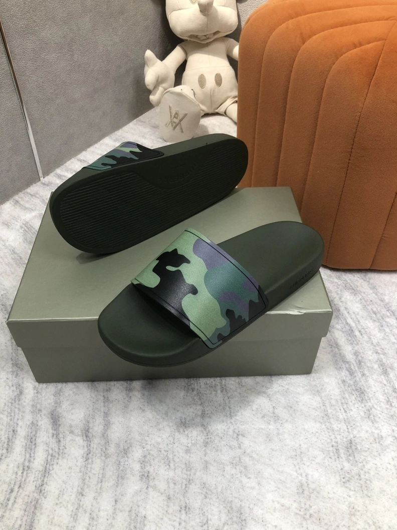 Classic Bxrbxrry Slippers 114981