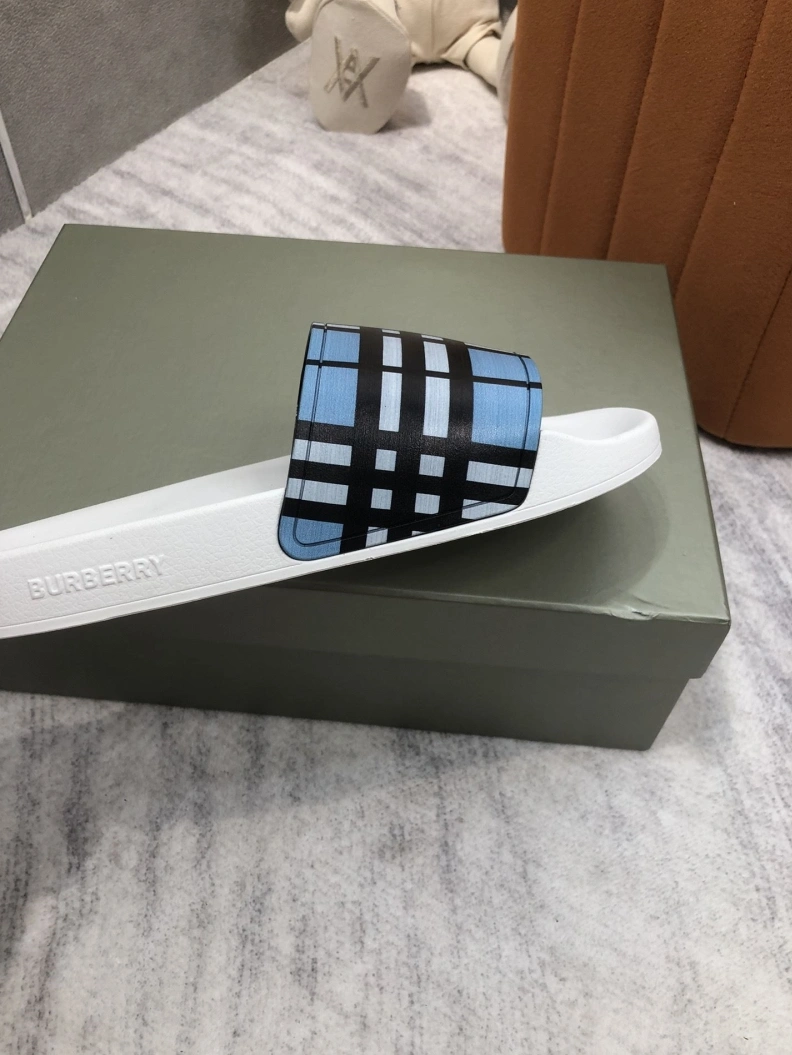 Efficient Bxrbxrry Slippers 114977