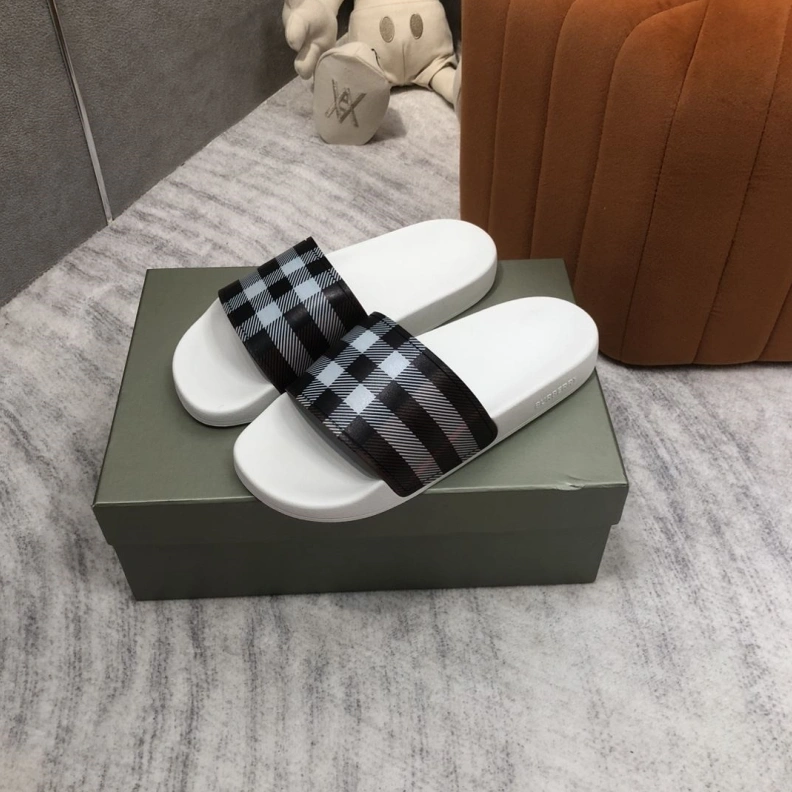 Comfortable Bxrbxrry Slippers 114972