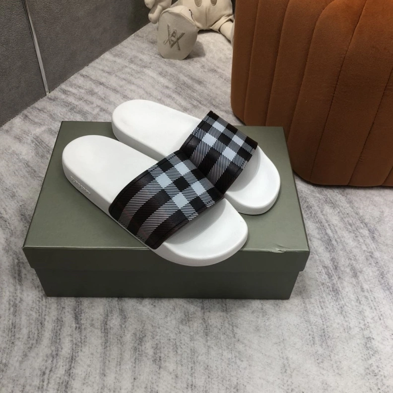 Comfortable Bxrbxrry Slippers 114972