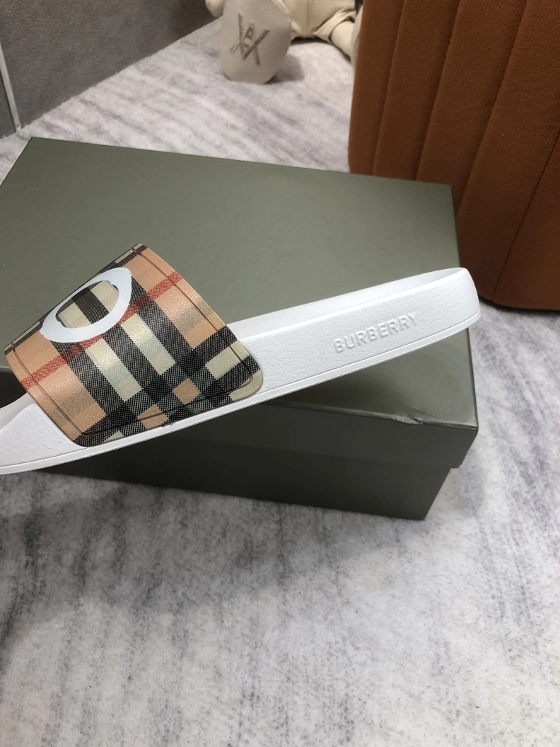 Bxrbxrry Slippers EasyMatch 114975