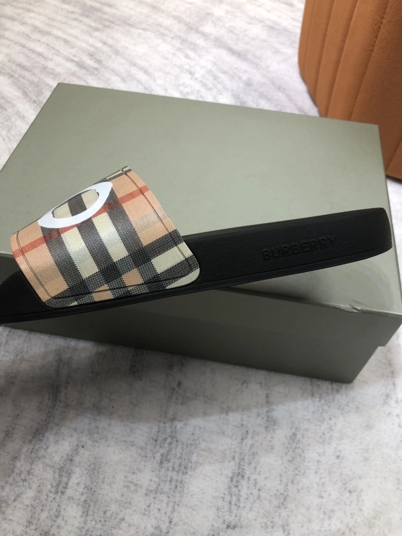 Bxrbxrry Slippers Compact 114967