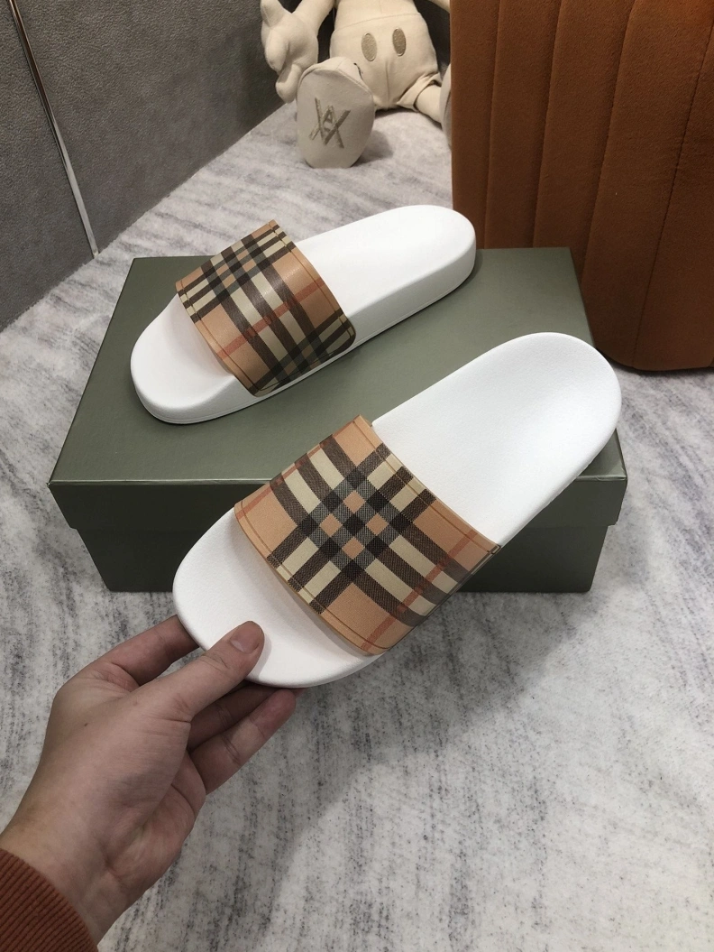 UrbanStyle Bxrbxrry Slippers 114980