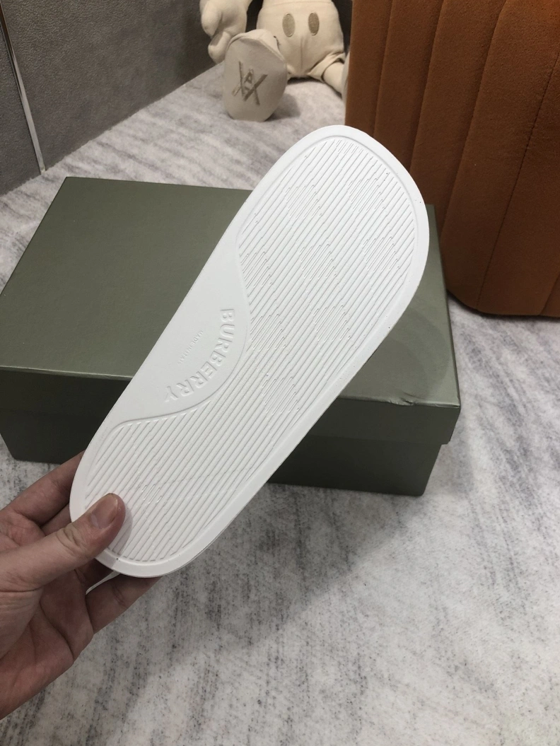 UrbanStyle Bxrbxrry Slippers 114980