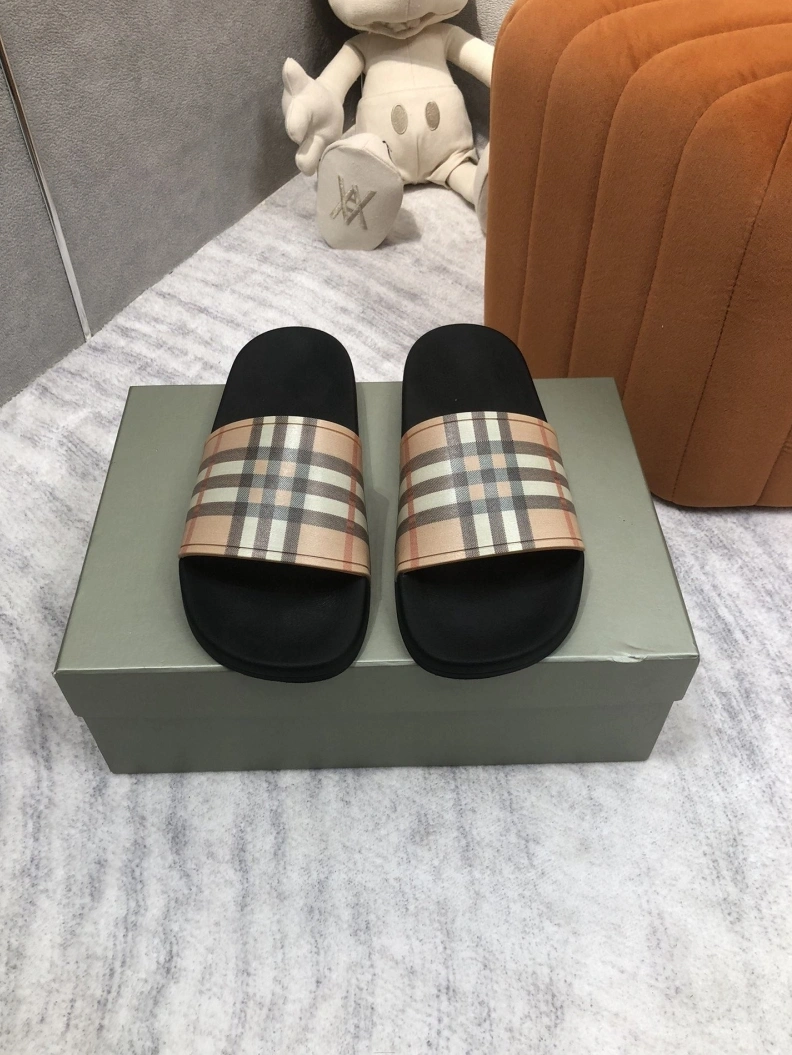 Compact Bxrbxrry Slippers 114974
