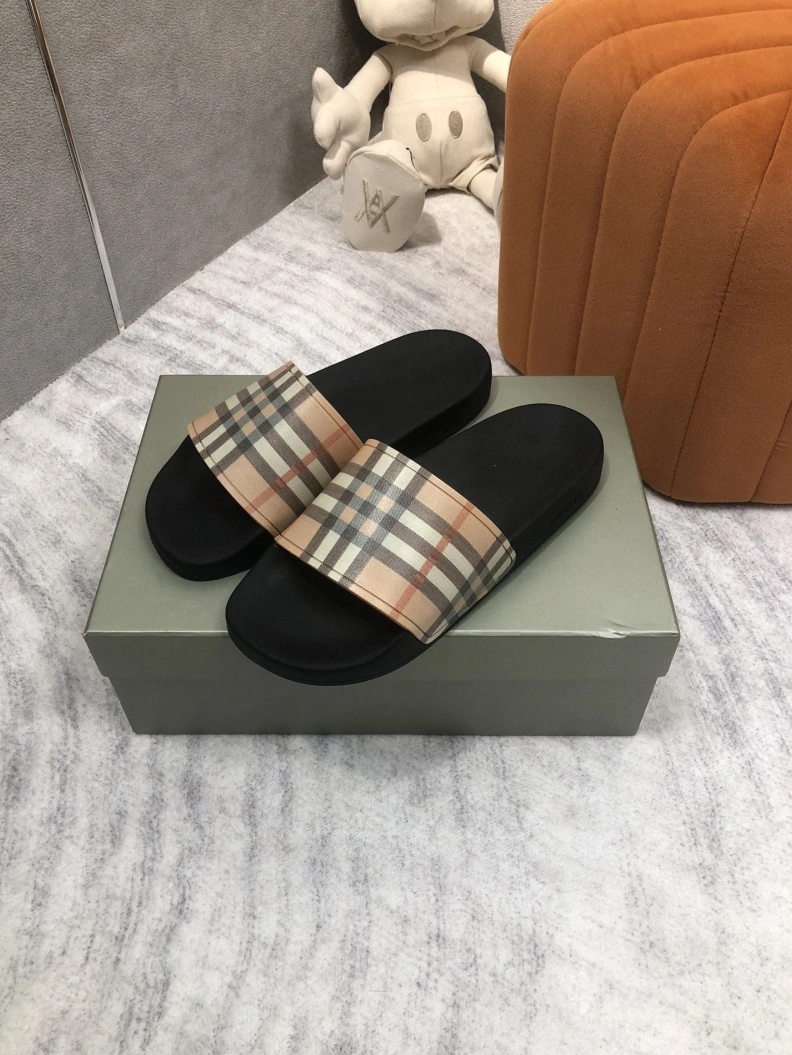 Compact Bxrbxrry Slippers 114974