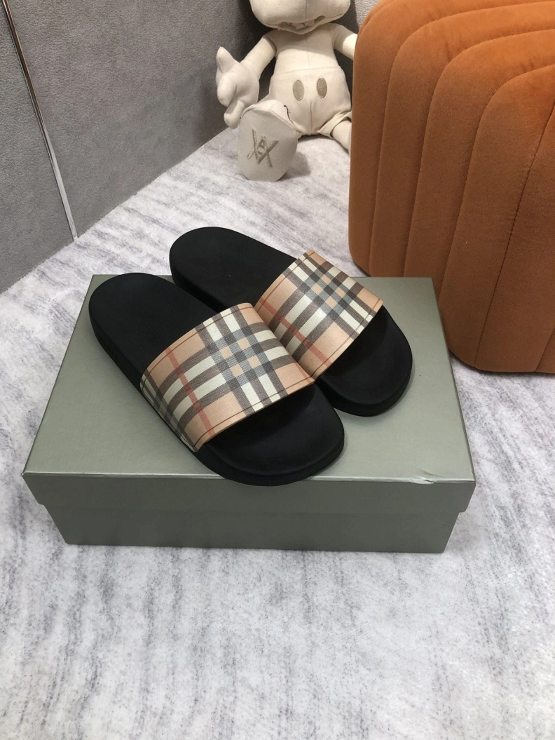 Compact Bxrbxrry Slippers 114974