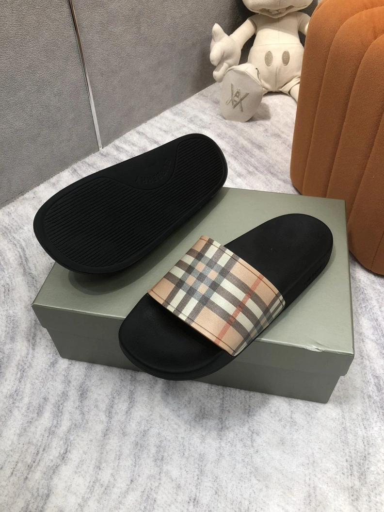 Compact Bxrbxrry Slippers 114974