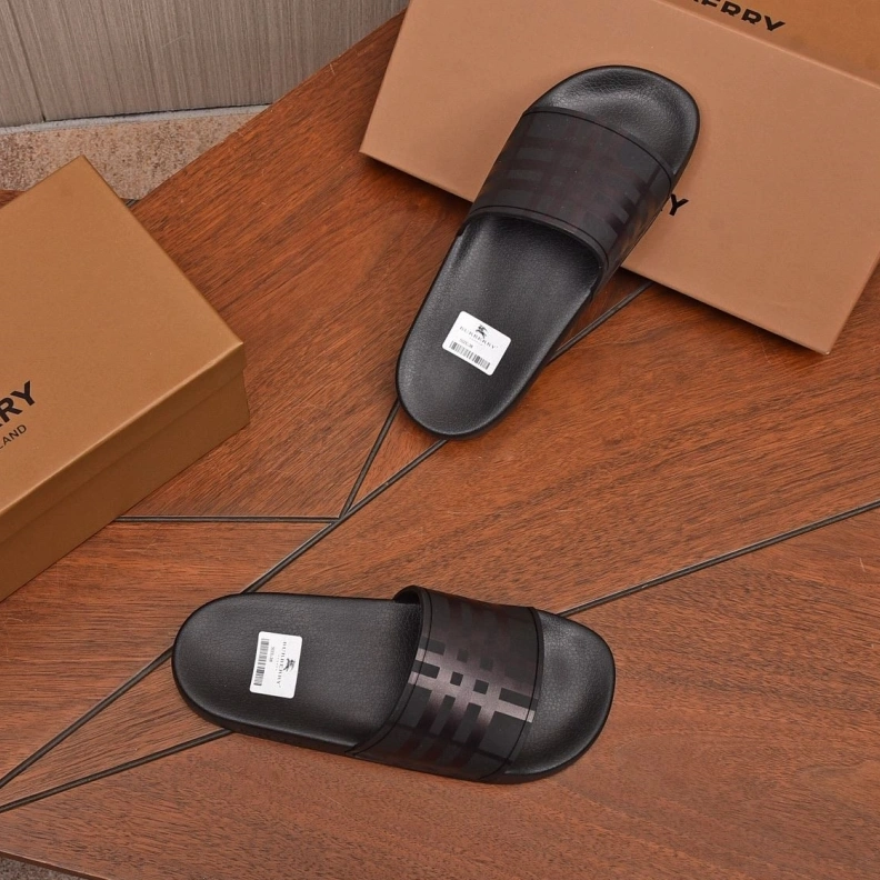 Sleek Bxrbxrry Slippers 114965