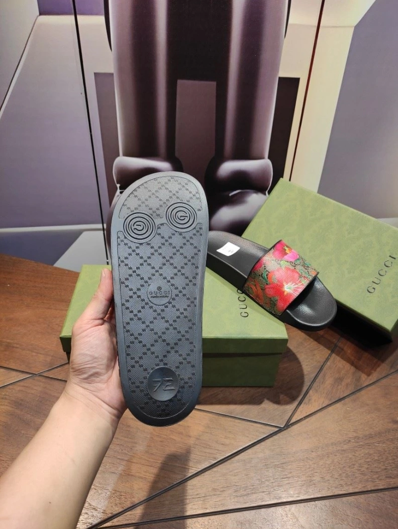Gxccx Slippers Timeless 158368