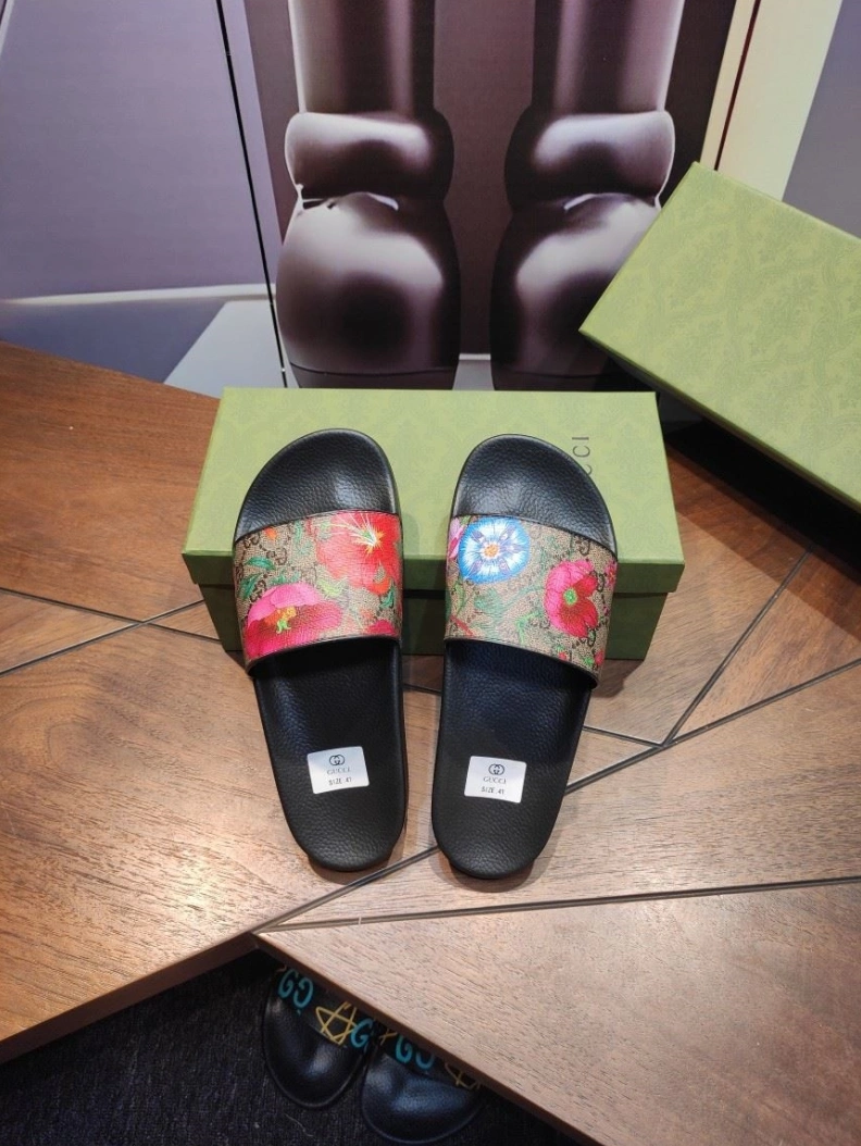 Gxccx Slippers Timeless 158368