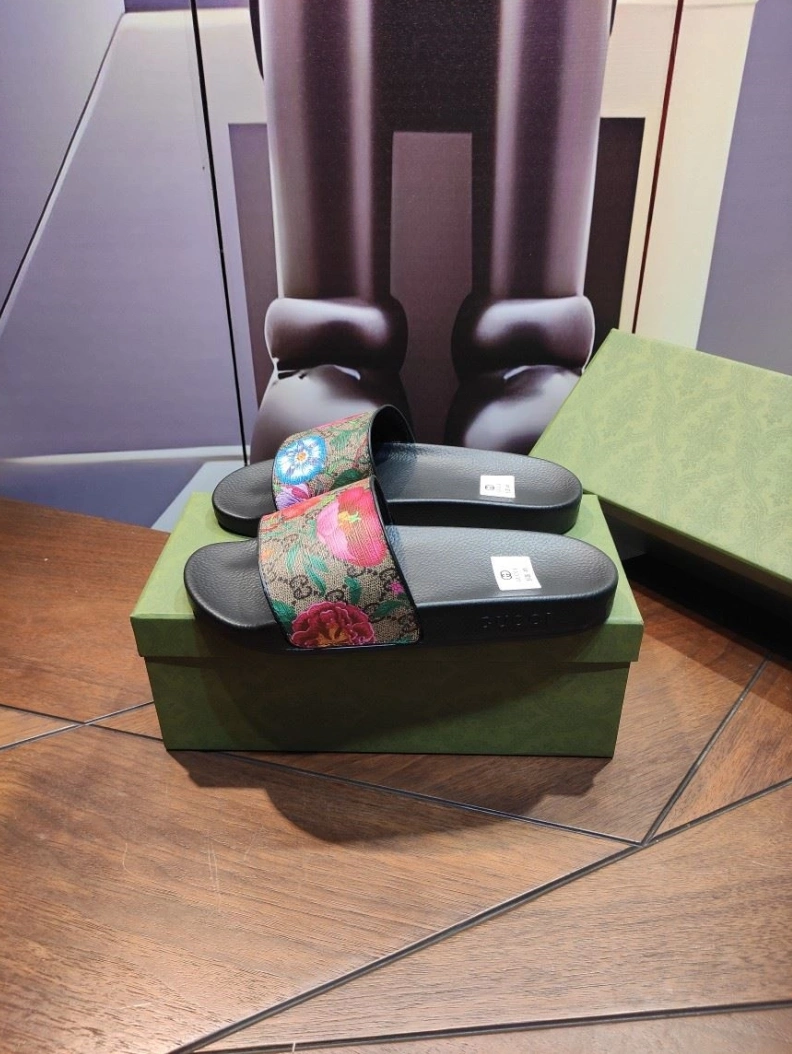 Gxccx Slippers Timeless 158368