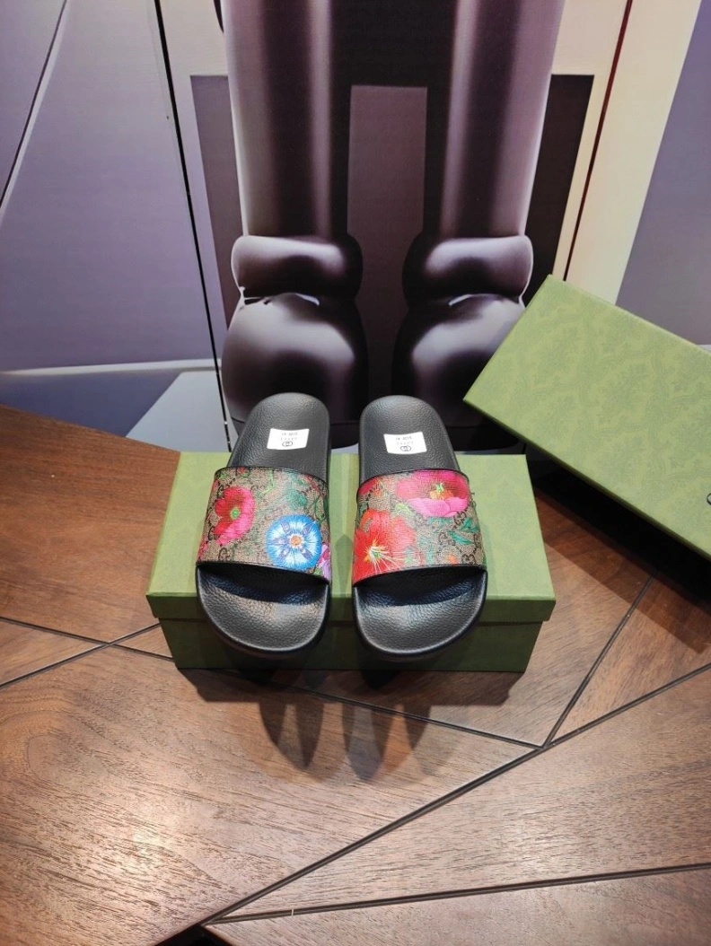 Gxccx Slippers Timeless 158368