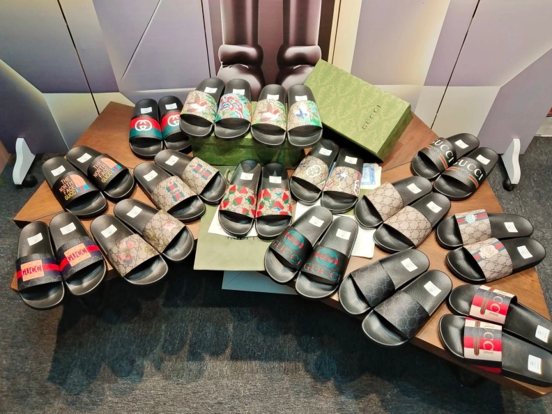 Gxccx Slippers Bright 158333