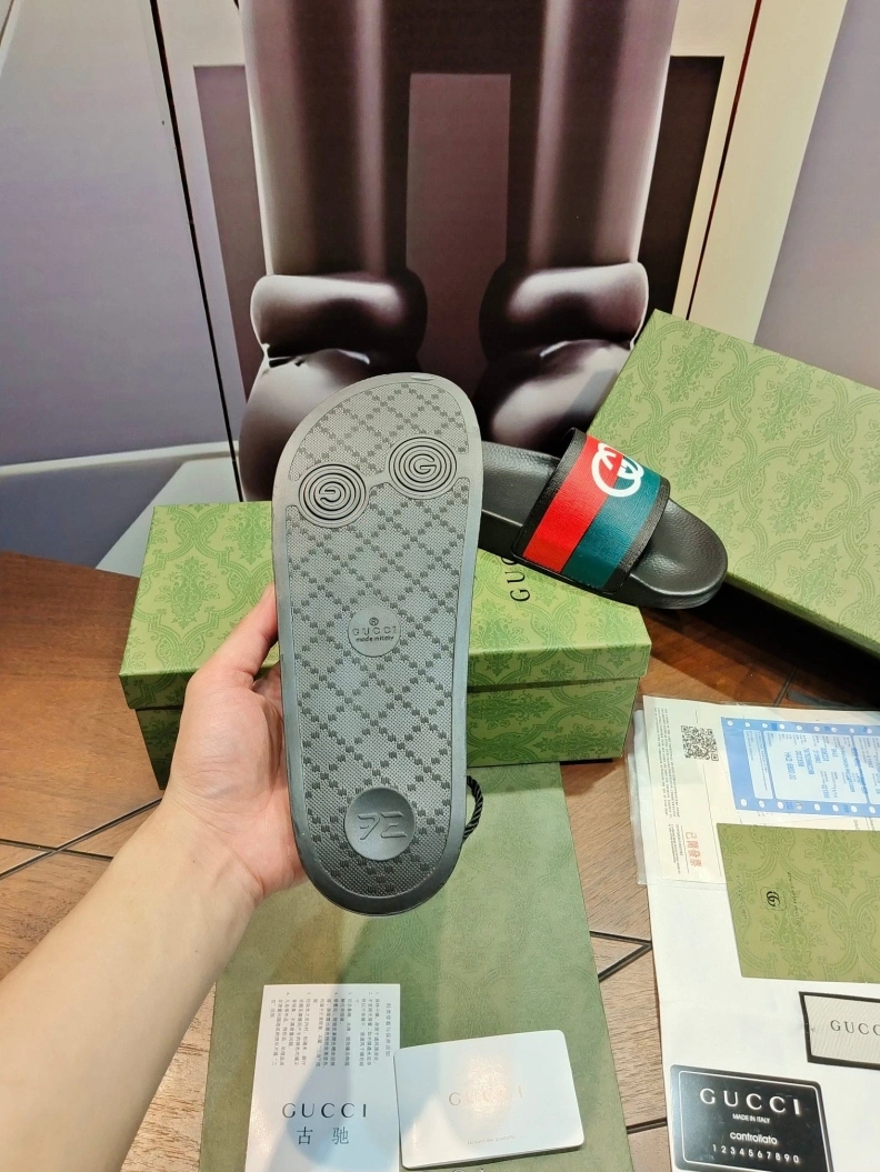 Resilient Gxccx Slippers 158321