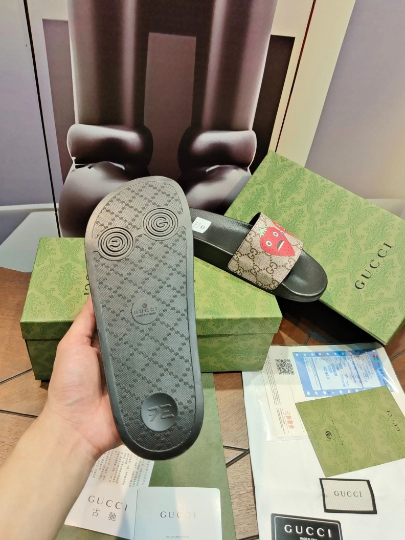 Stylish Gxccx Slippers 158310
