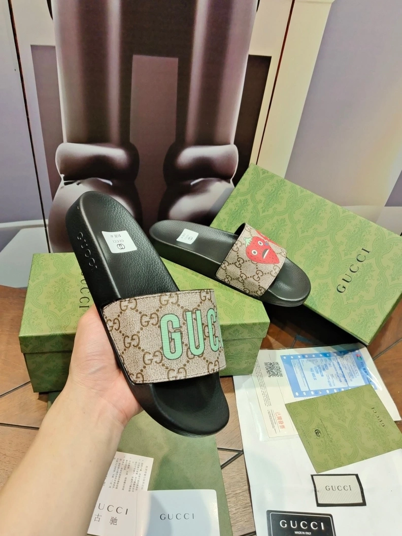 Stylish Gxccx Slippers 158310