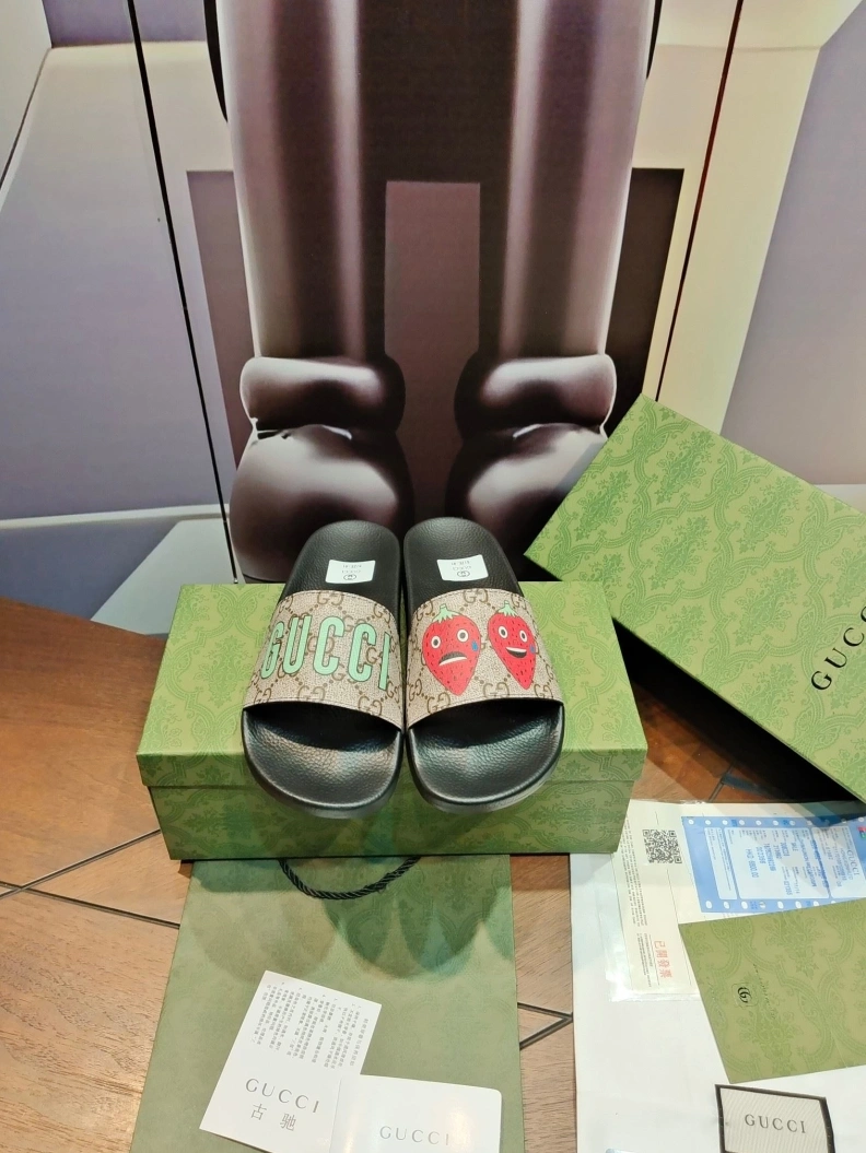 Stylish Gxccx Slippers 158310
