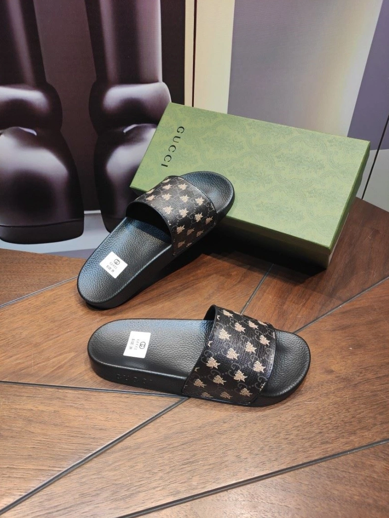 Versatile Gxccx Slippers 158284