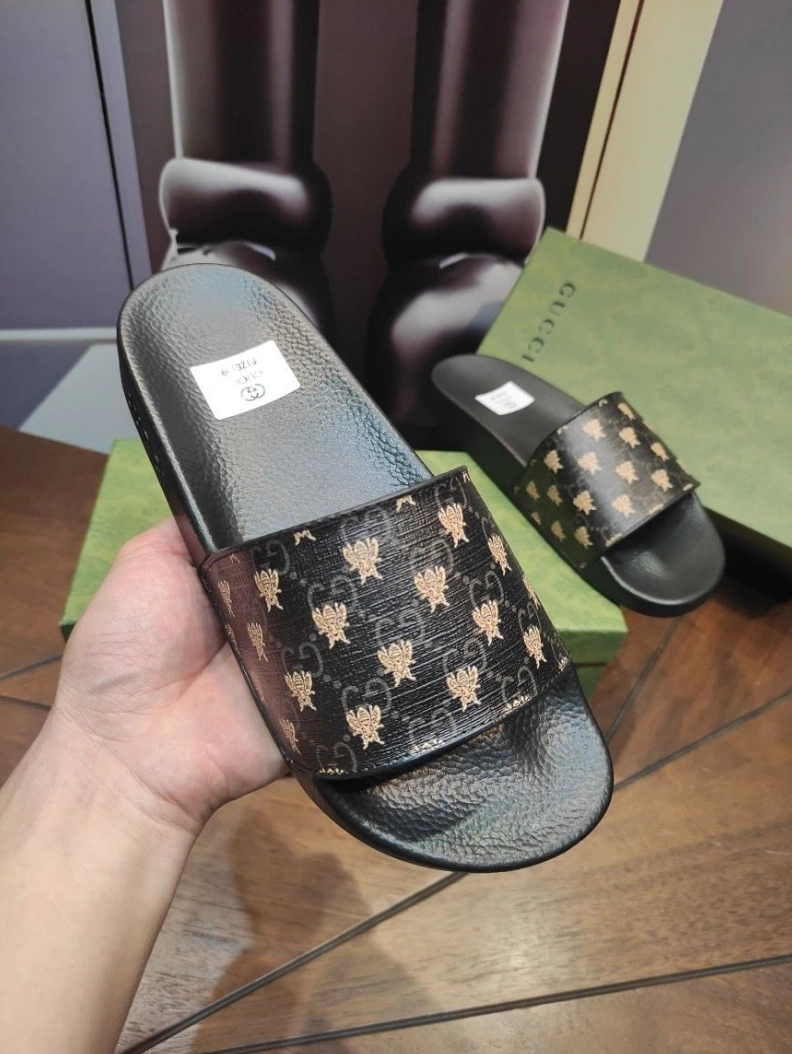 Versatile Gxccx Slippers 158284