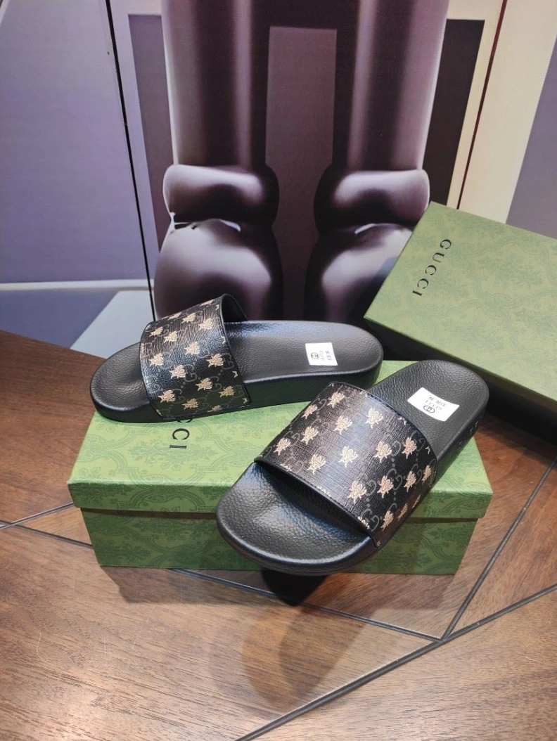 Versatile Gxccx Slippers 158284