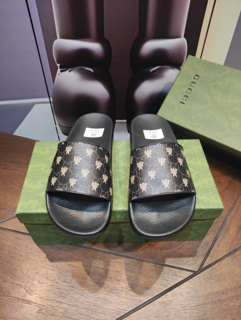 Versatile Gxccx Slippers 158284