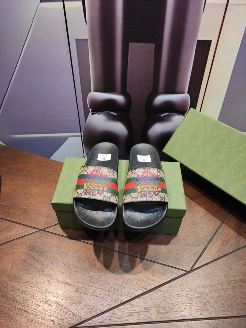 Refined Gxccx Slippers 158282