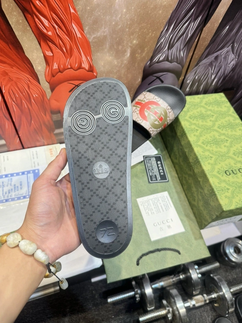 Gxccx Slippers Bright 158256
