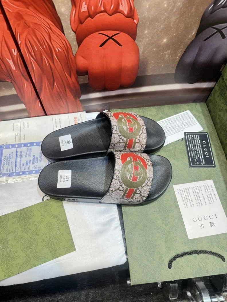 Gxccx Slippers Bright 158256