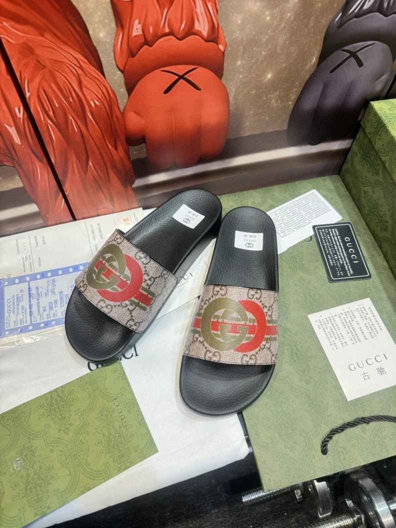 Gxccx Slippers Bright 158256
