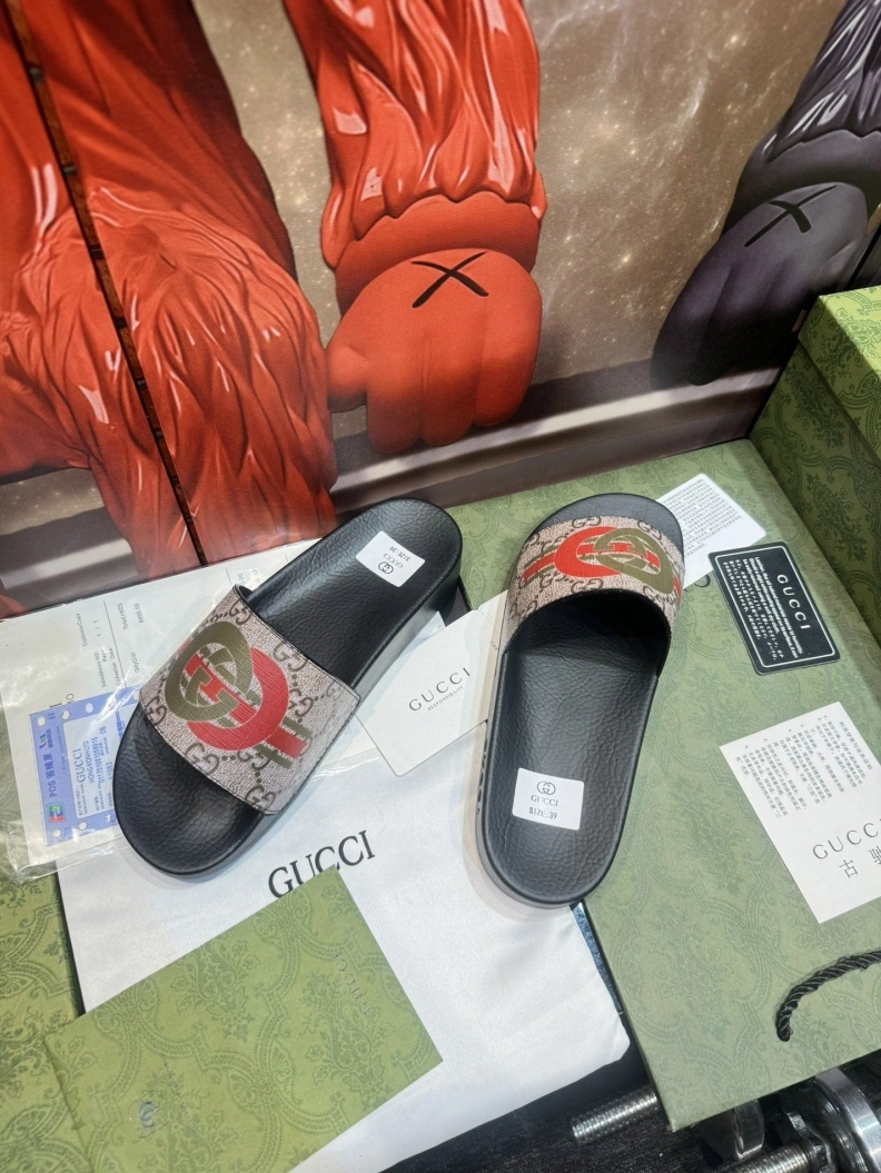 Gxccx Slippers Bright 158256