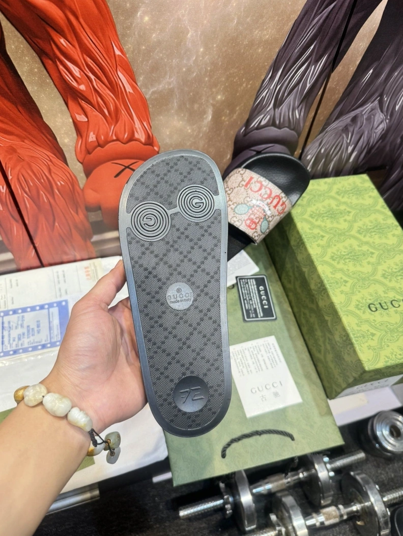 Gxccx Slippers Versatile 158254
